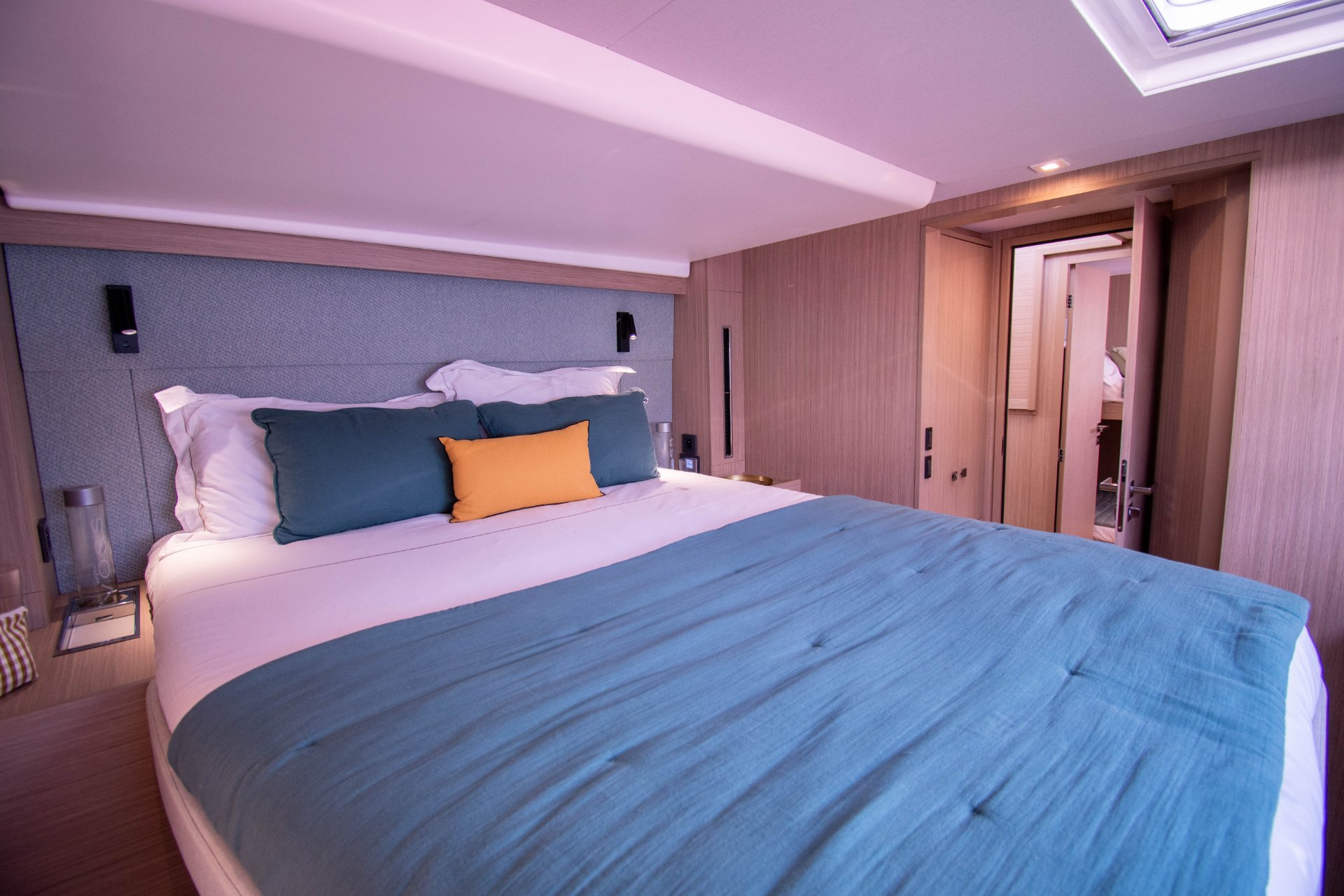 Lagoon 47 Catamaran huge Double Cabin Lagoon 47 Catamaran huge Double Cabin